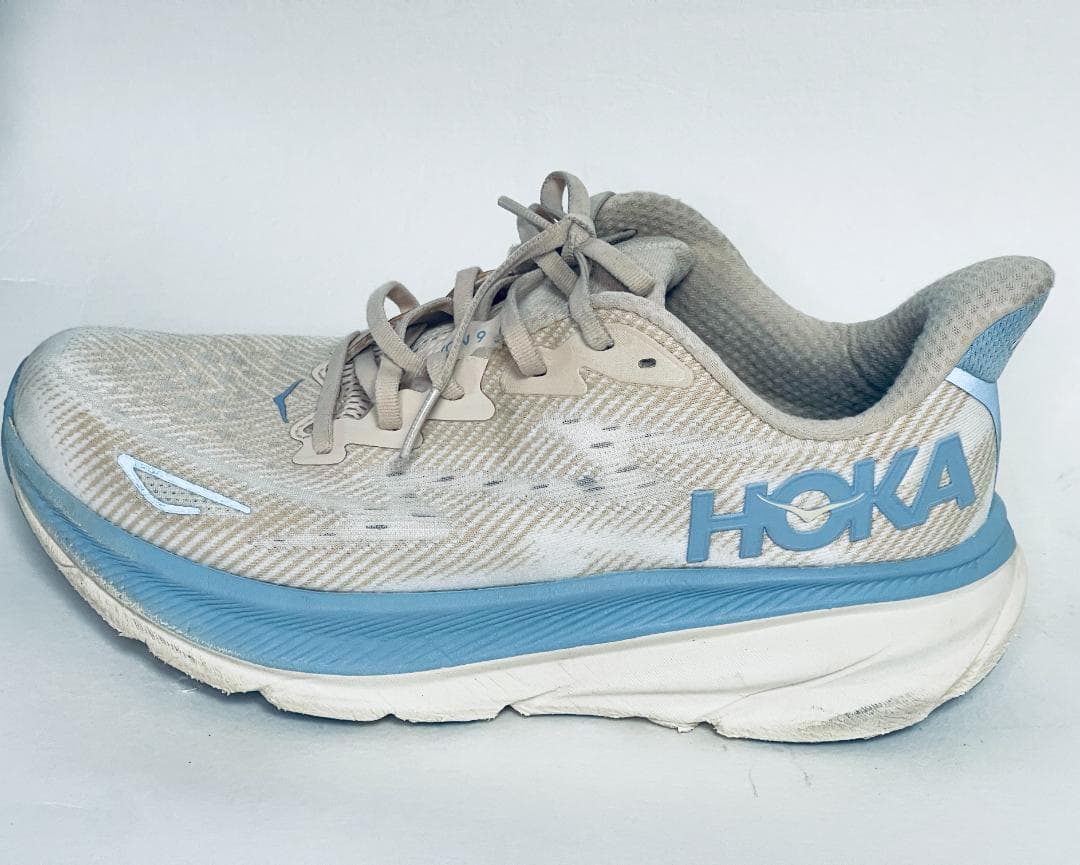【ホカオネオネ】HOKA　クリフトン9　スニーカー　ランニング　ウォーキング