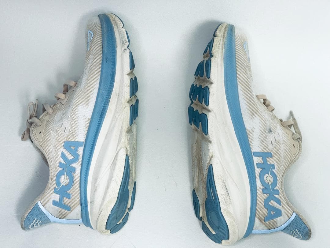 【ホカオネオネ】HOKA　クリフトン9　スニーカー　ランニング　ウォーキング