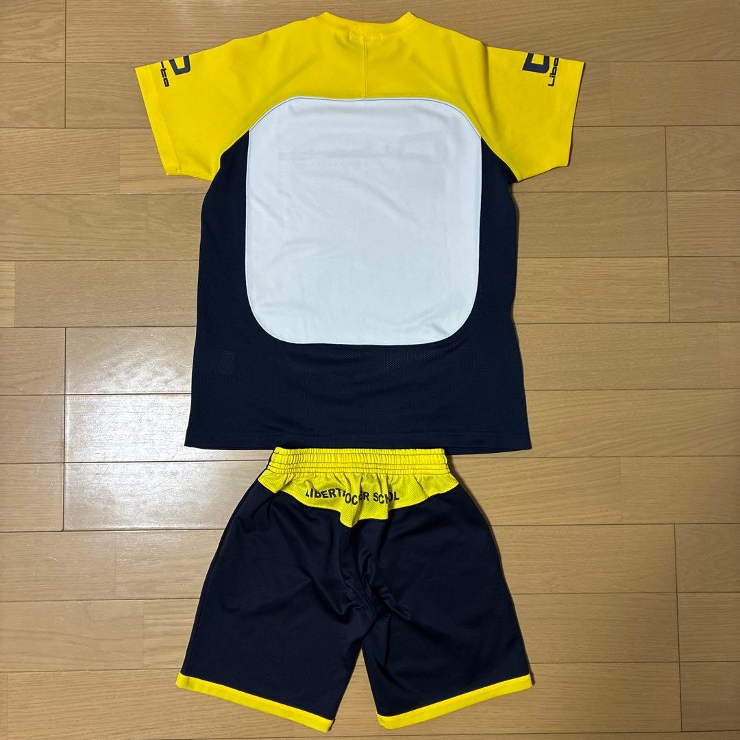 リベルタ　ユニフォーム上下セット160 半袖シャツ・ショートパンツ　サッカー
