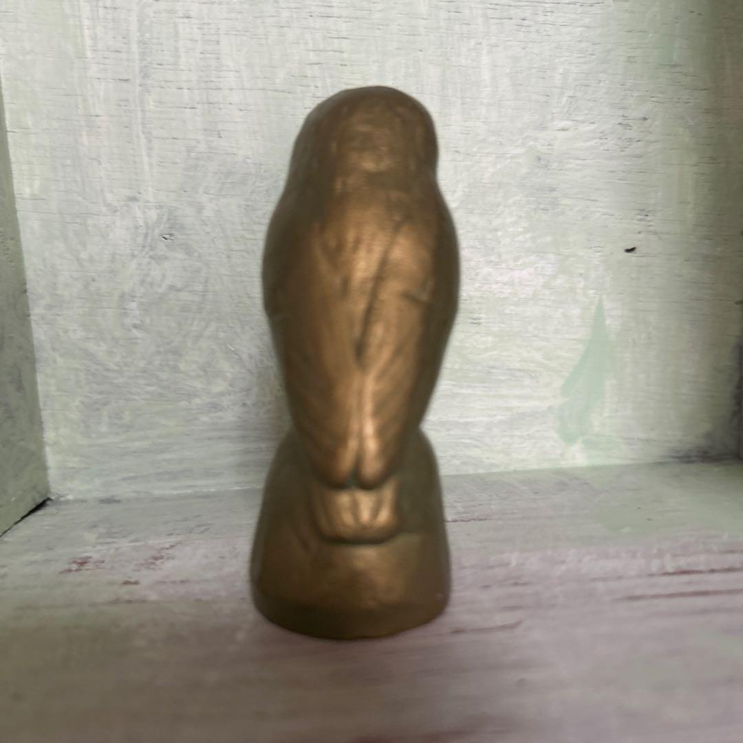 金色 フクロウ 彫刻
