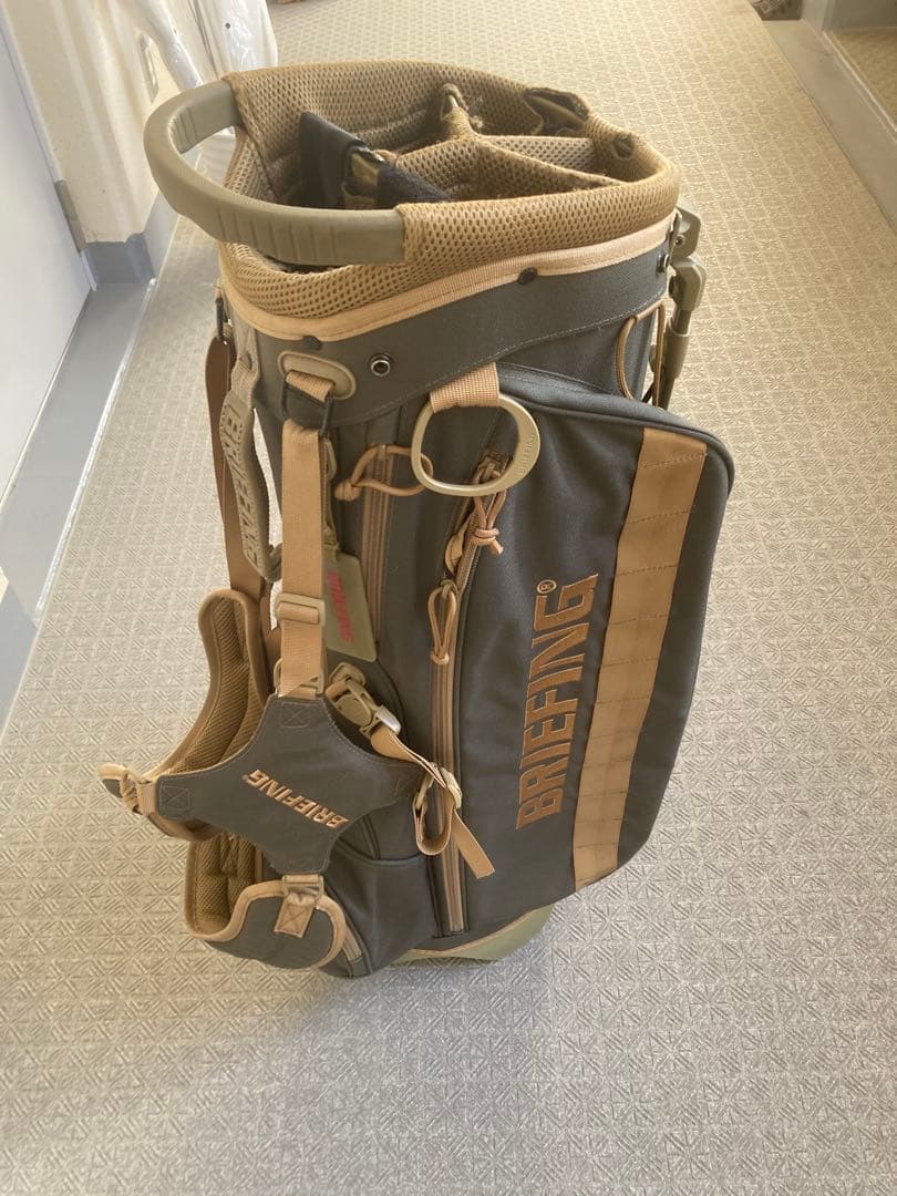 BRIEFINGゴルフキャディバック　限定CR-4 COYOTE
