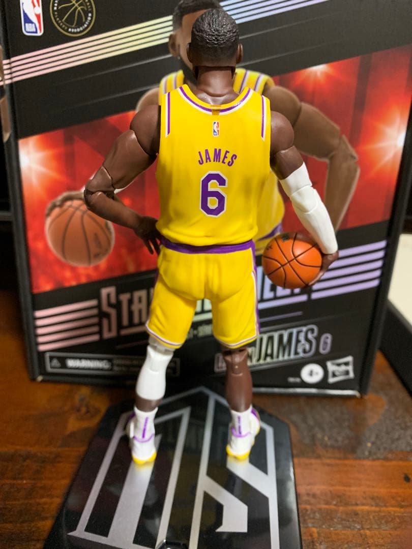 NBA LeBron James フィギュア ハズブロ