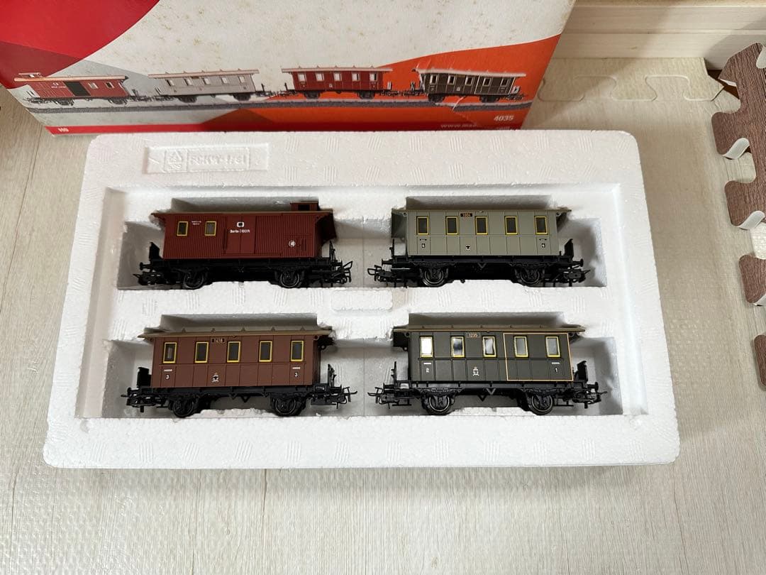 【Märklin メルクリン 4035 客車4両セット HOゲージ】