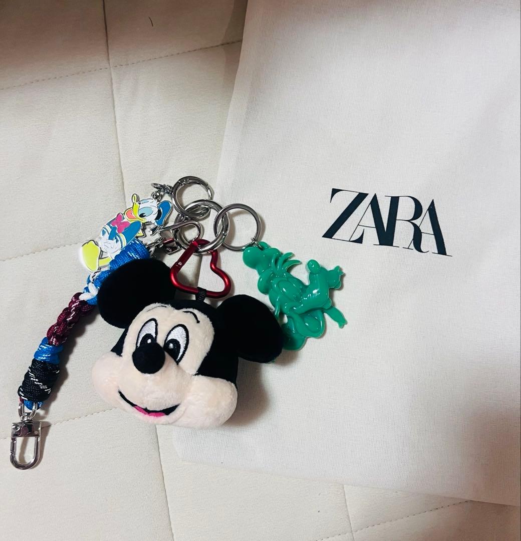 美品 ZARAマルチチャーム キーホルダー ミッキーマウス　完売商品