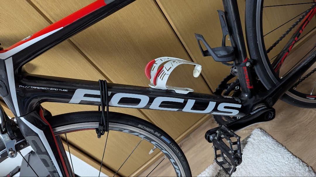 Focus ロードバイク 赤黒