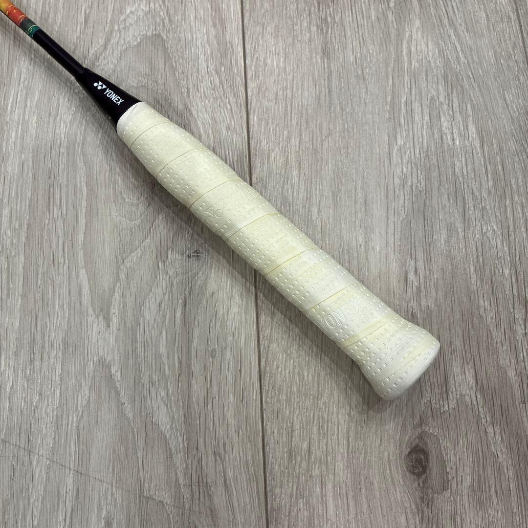バドミントンラケット　YONEX　ナノフレア　700GAME