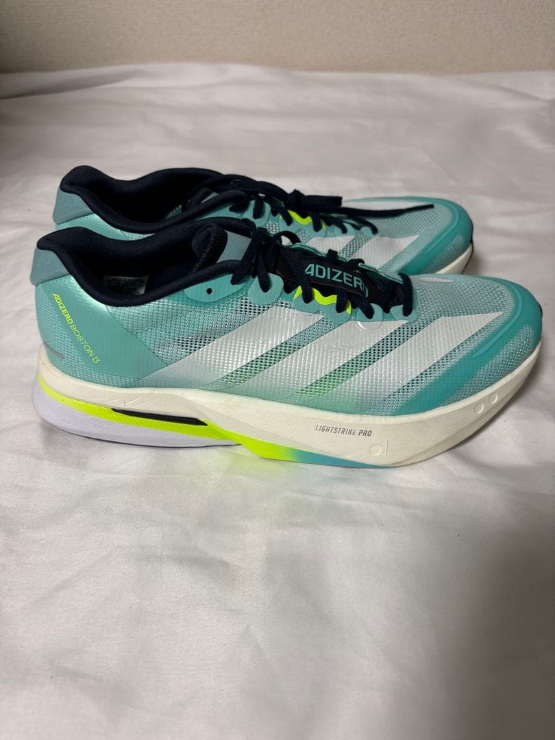 美品 アディゼロ ボストン13 26センチ adidas