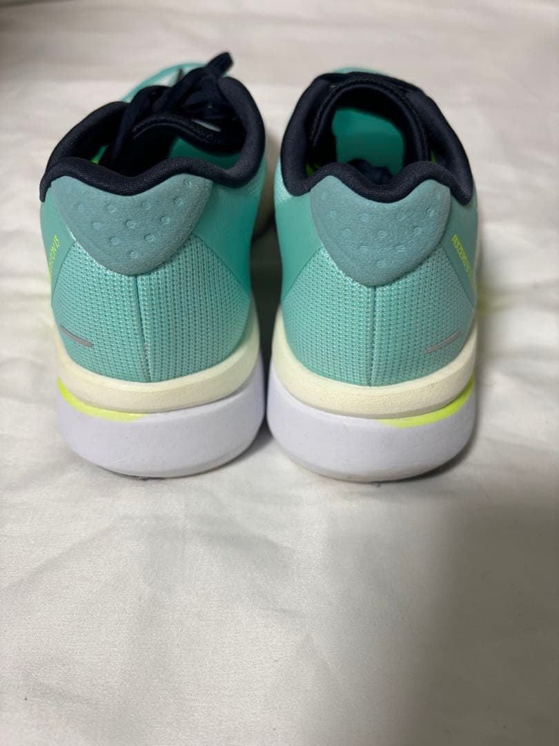 美品 アディゼロ ボストン13 26センチ adidas
