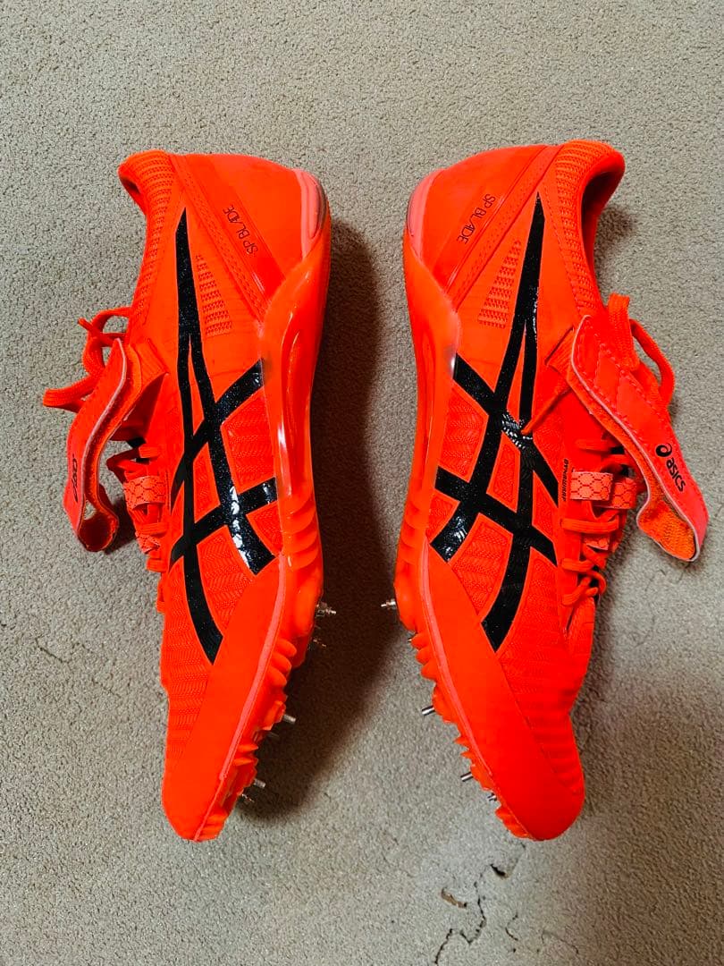asics スパイクシューズ オレンジ　SPブレード ９
