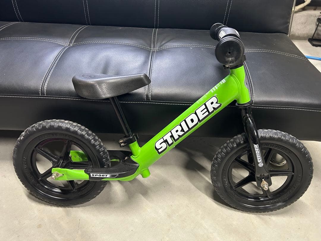 STRIDER バランスバイク グリーン 12インチ　ロッキングベースセット