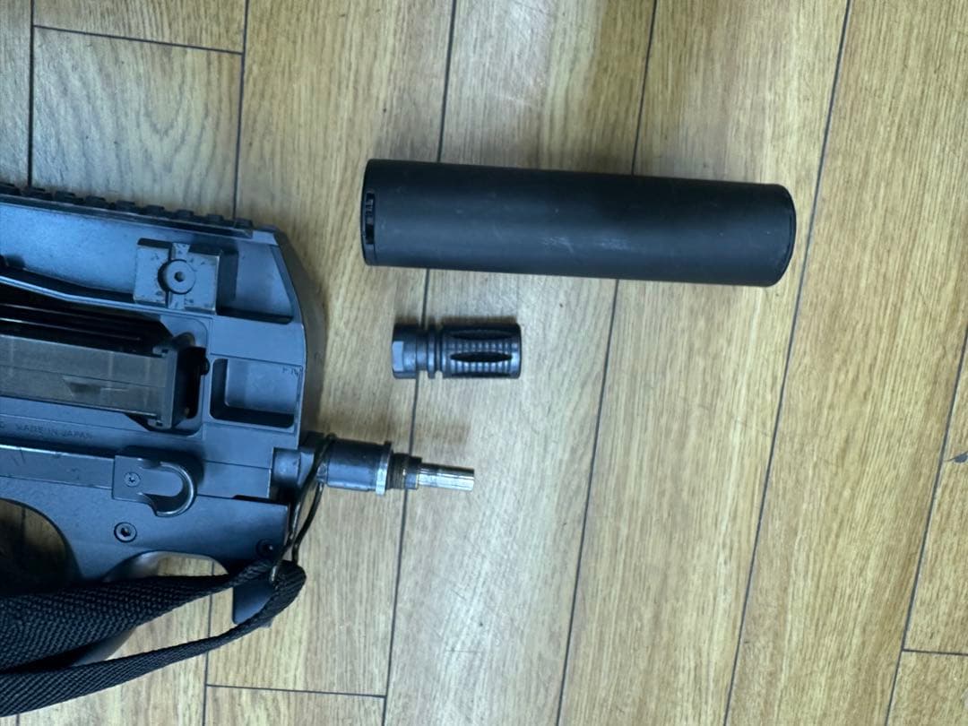 東京マルイ　P90 電動ガン サイレンサー付き おまけバック