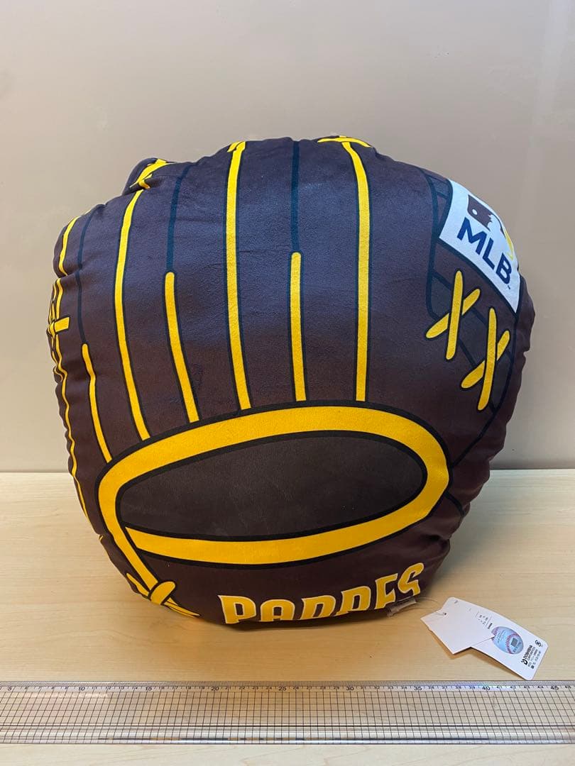 新品　ドジャース　パドレス　MLBグローブデザインクッション ビッグサイズ　2個