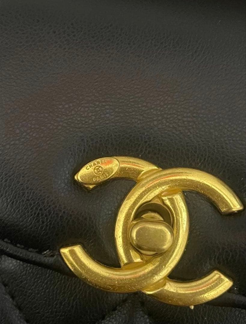 CHANEL ブラック キルティング ハンドバッグ　ノベルティ CC ロゴ