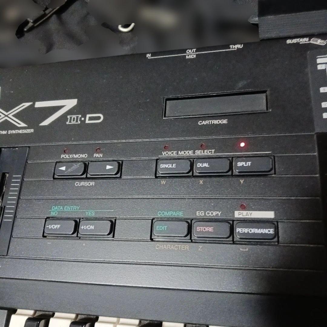 YAMAHA DX7 II-D ジャンク　譜面台　ソフトケース付き