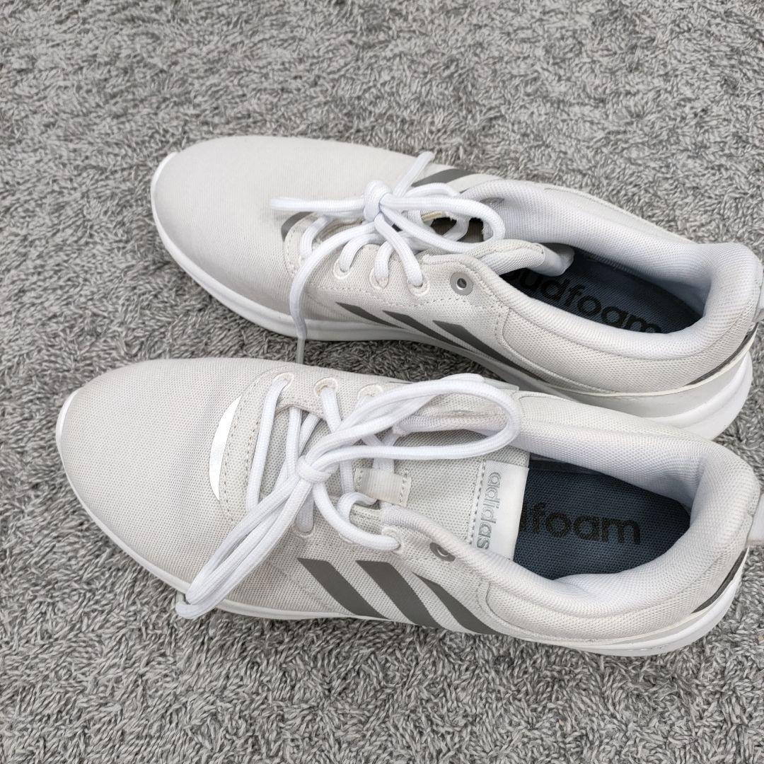 アディダス　ランニングシューズ　24センチ　白✕シルバー　adidas