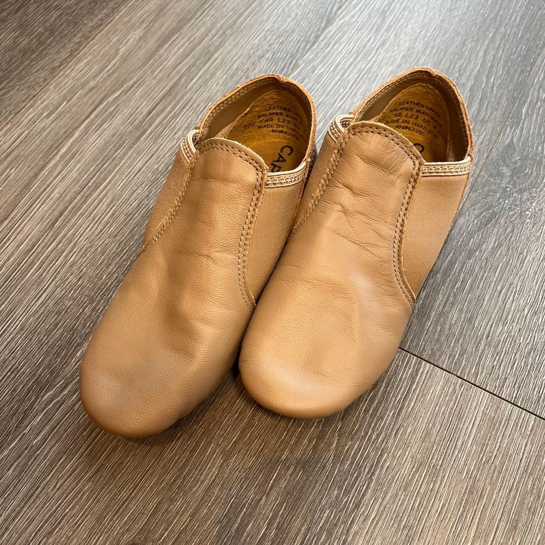 Capezio ベージュ スリッポンシューズ