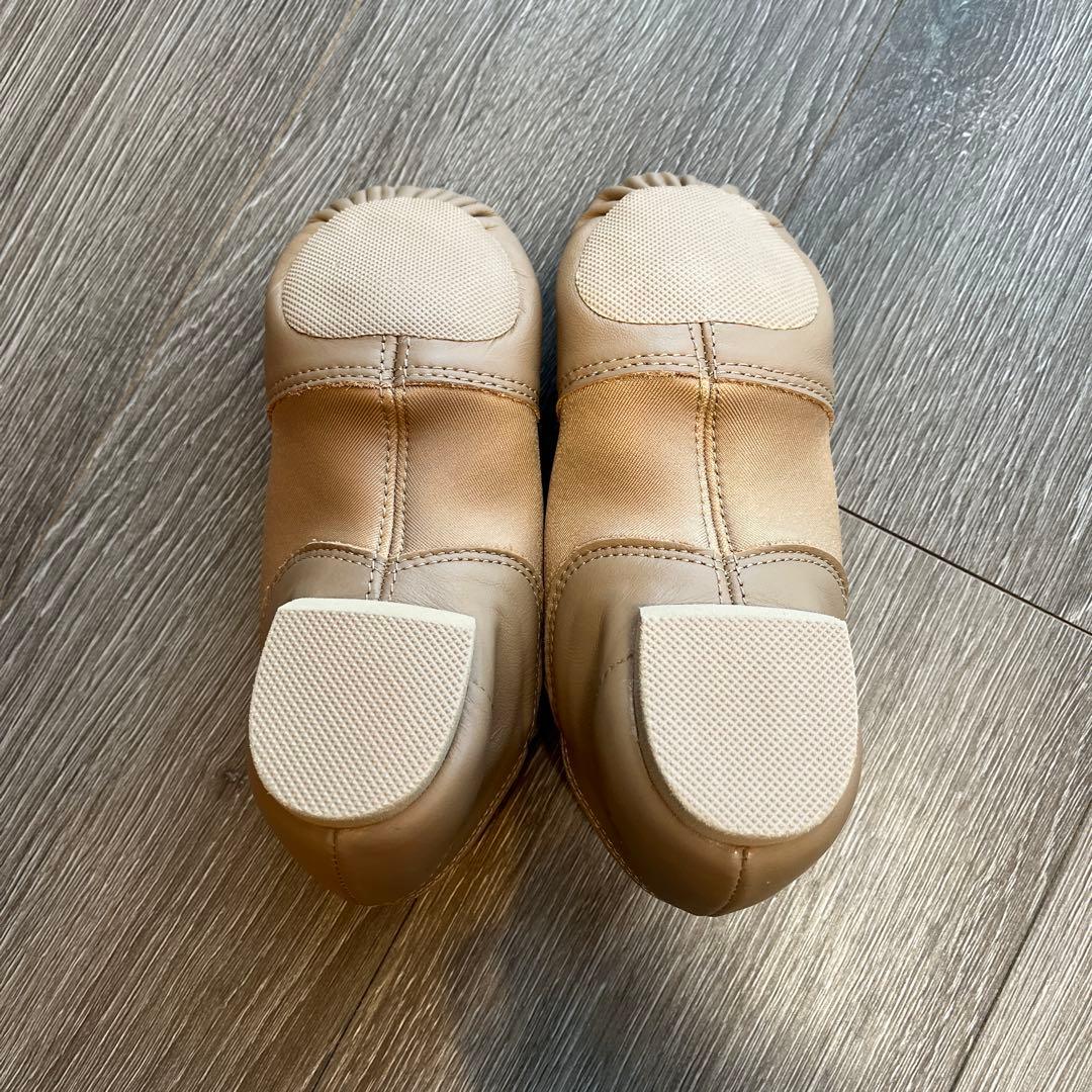 Capezio ベージュ スリッポンシューズ