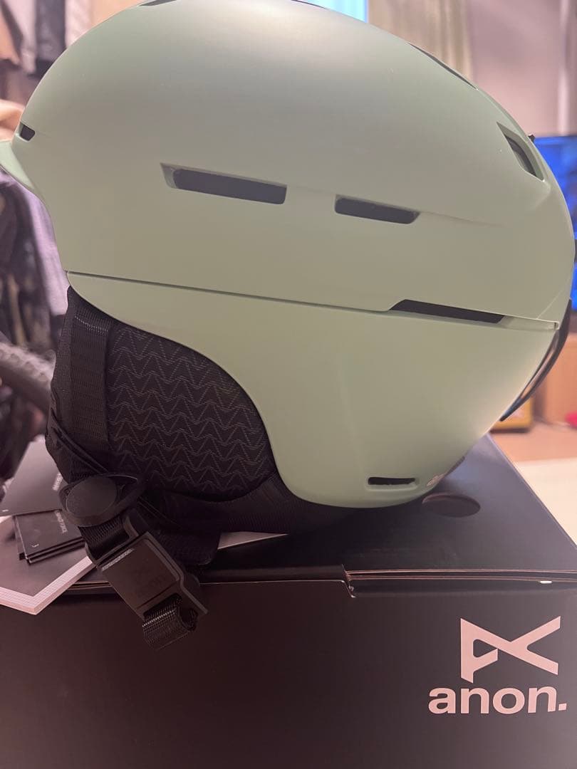 スノボ　ヘルメットanon MERAK WAVECEL Mサイズ　バートン 新品