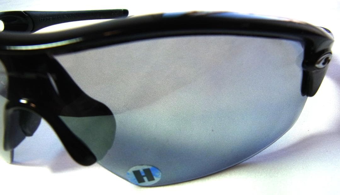 Oakley スポーツ用サングラス 黒　ハードケース付き　未使用