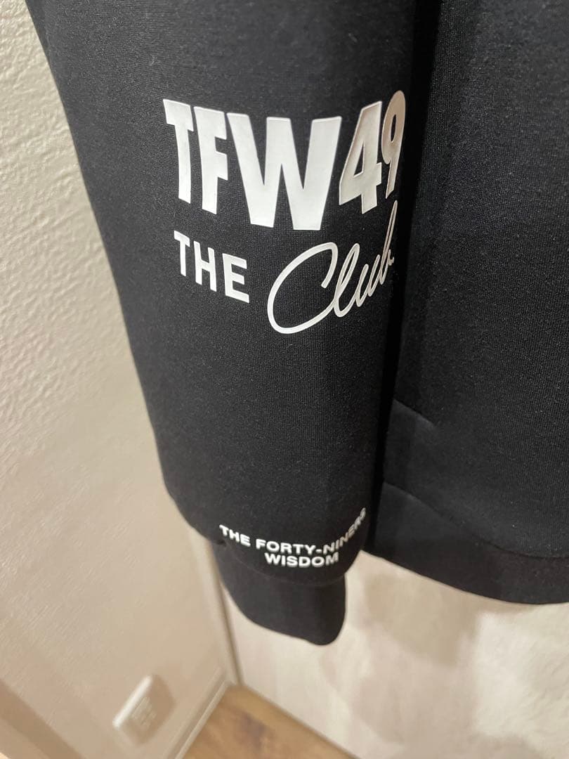 メンズウェア TFW49 THE CLUB CARDBOARD MATERIAL HOODIE