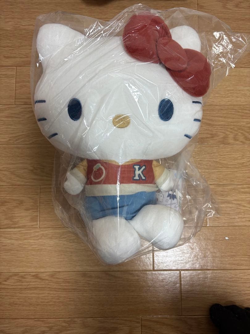 ハローキティ ぬいぐるみ、クッション４点セット