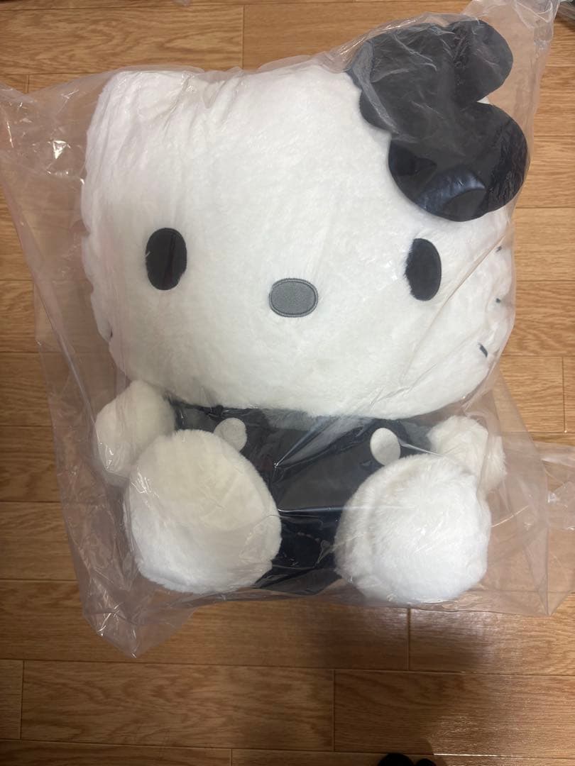 ハローキティ ぬいぐるみ、クッション４点セット