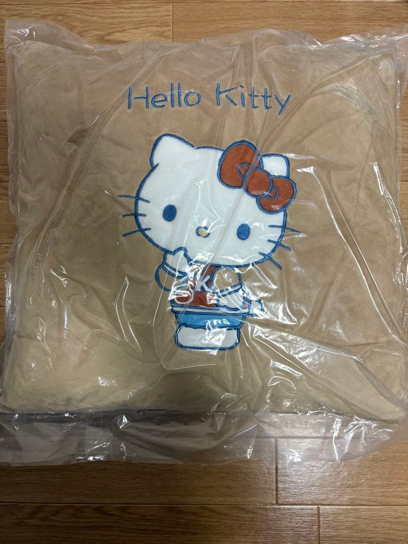 ハローキティ ぬいぐるみ、クッション４点セット