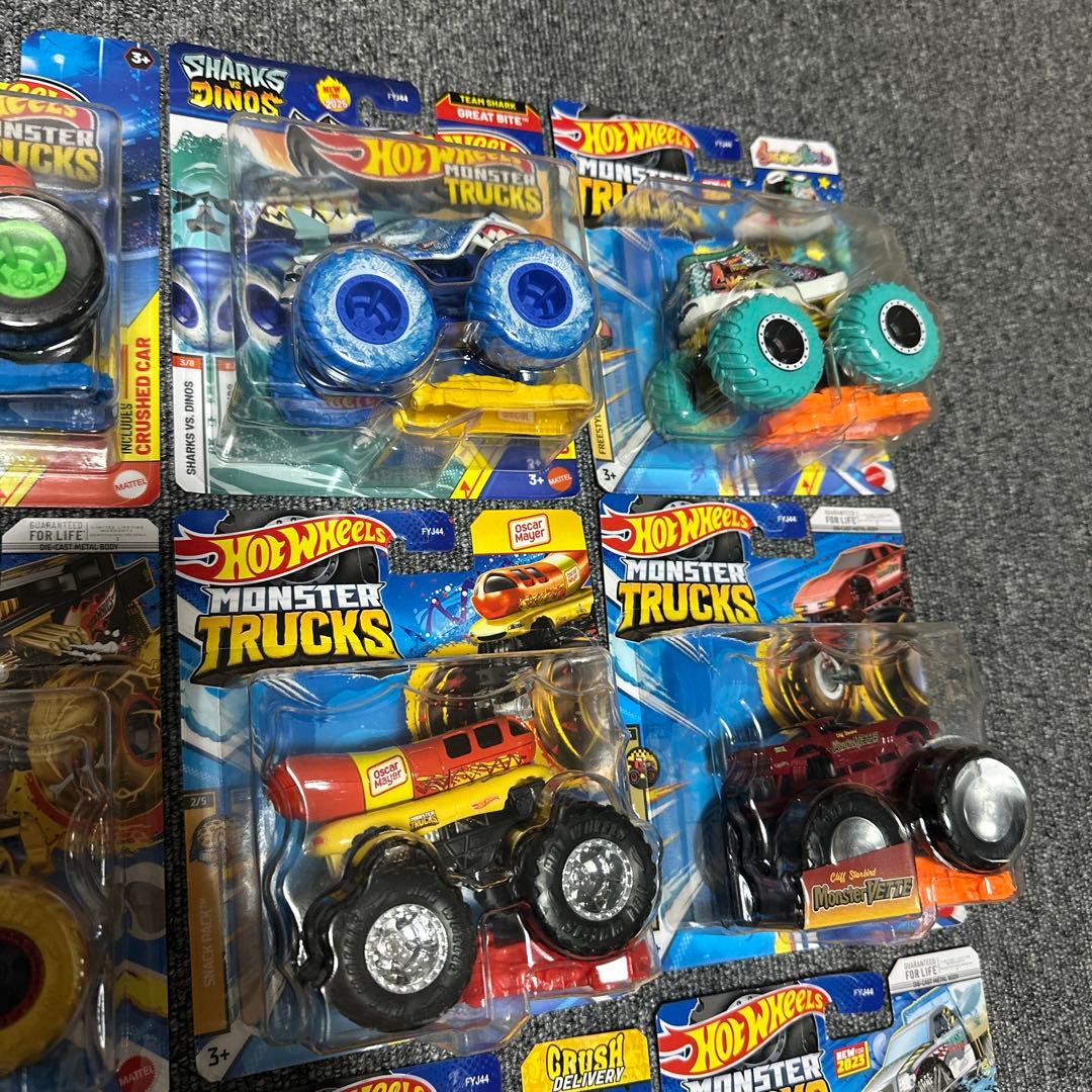 ホットウィール　モンスター　トラック　２４台　セット