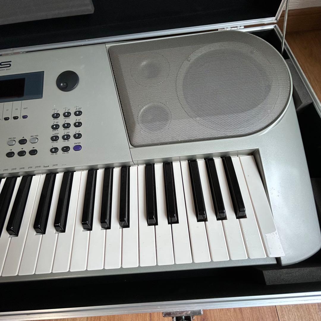 Yamaha EOS B900 シンセサイザー　ハードケース付き
