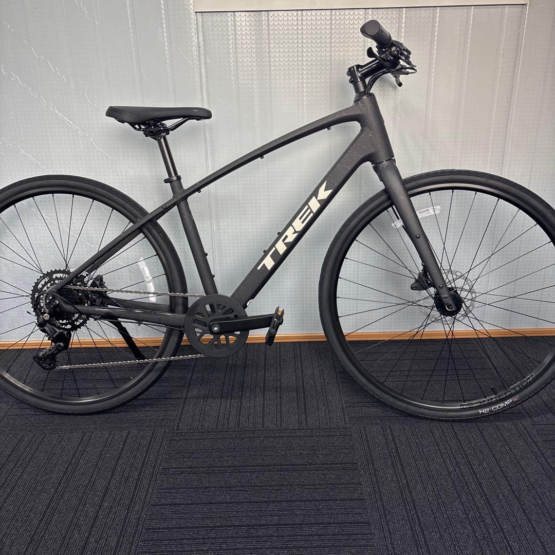 TREK クロスバイク マットブラック FX2新車。