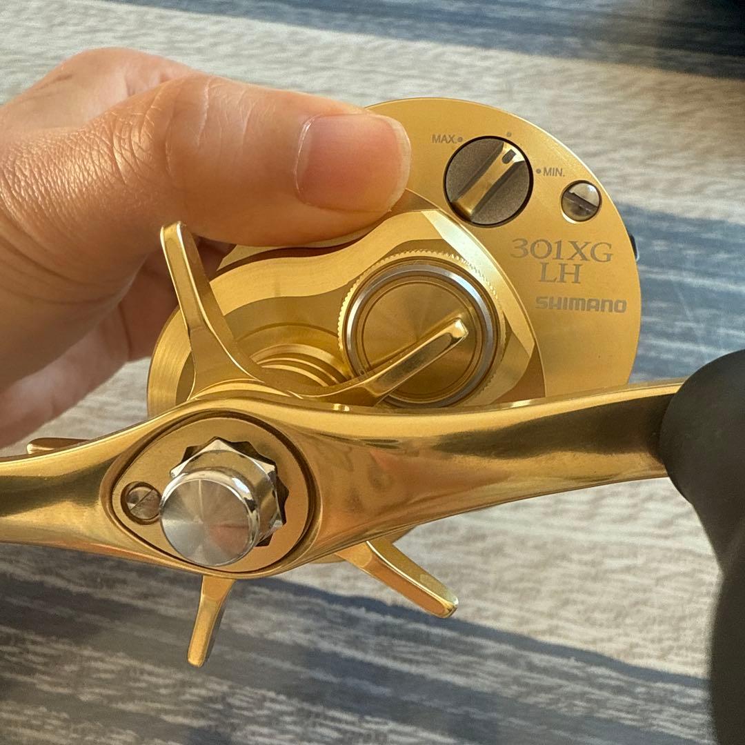 SHIMANO CONQUEST 301XG リール