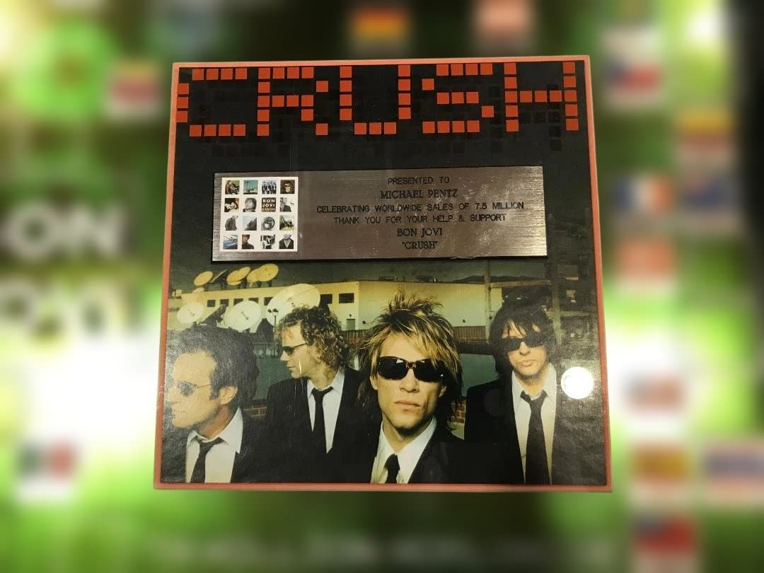 BON JOVI CRUSH 750万枚記念プレート