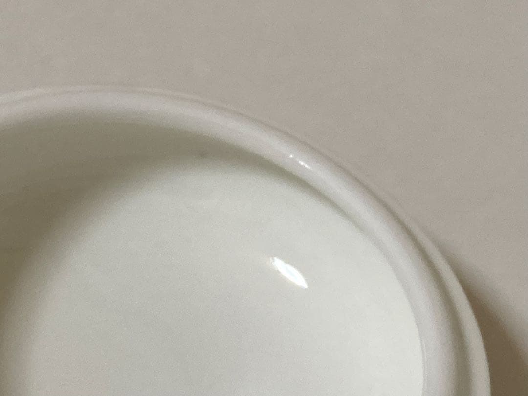 ノリタケ　ボンボニエール　金の実　陶器製蓋付き小物入れ　ホワイト白色ゴールド金色