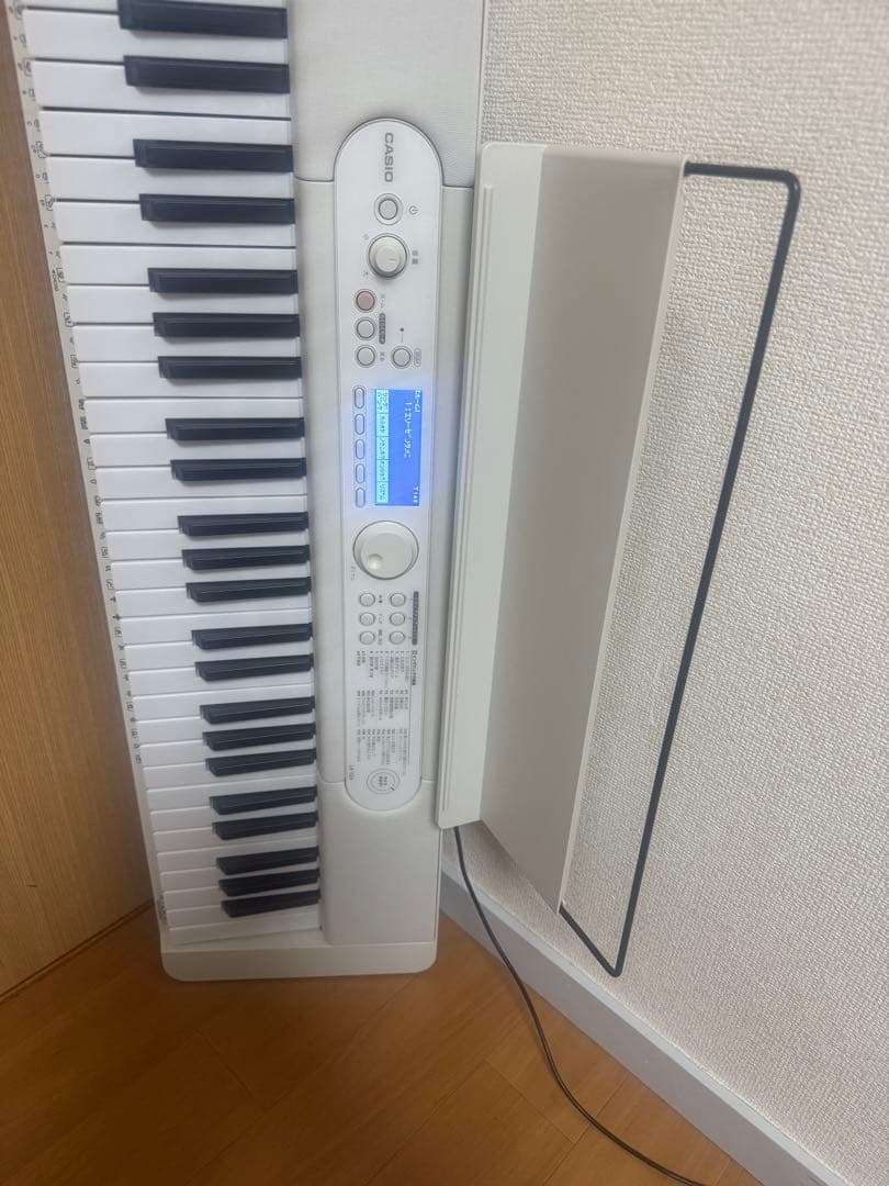 CASIO カシオ　電子キーボード　光ナビゲーション　LK-526 22年製