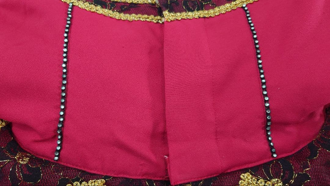 【チャコット・バレエ衣裳・袖飾り付き・美品】 Ｓサイズ レンタル回数 ２回