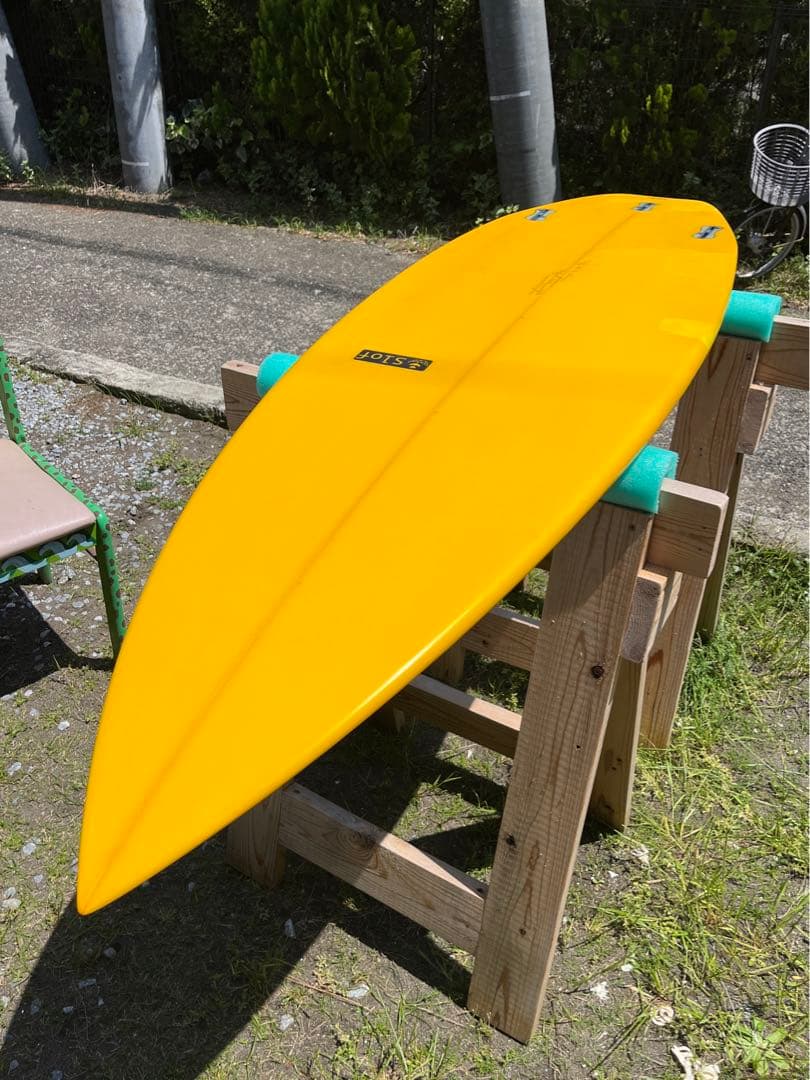 スロフサーフデザイン　5‘11“ Reunion モデル
