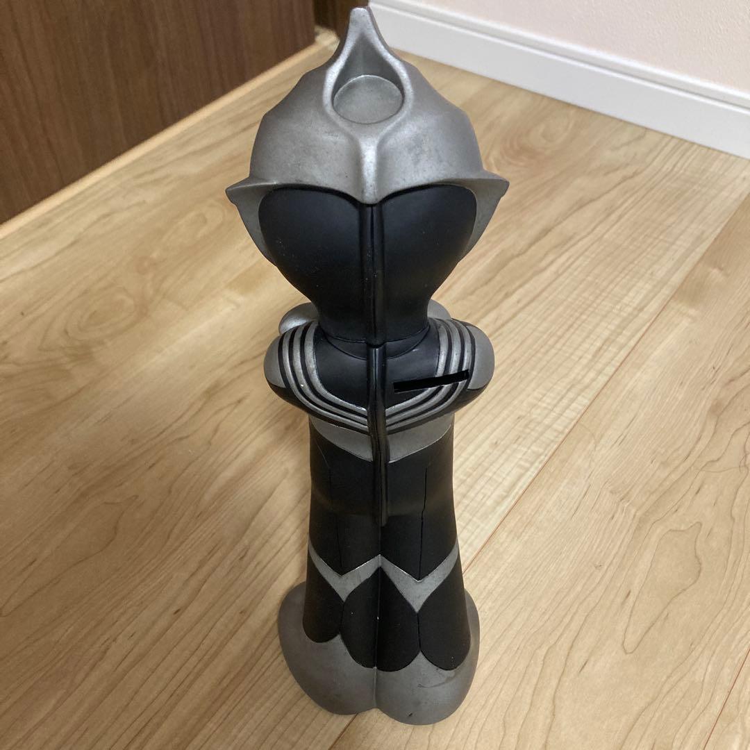 ウルトラマン貯金箱