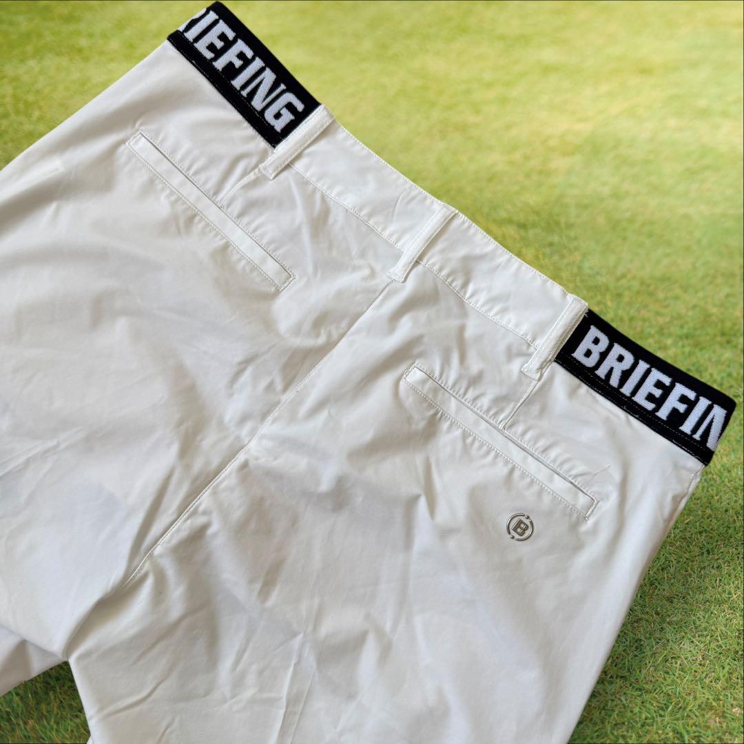 極美品　ブリーフィングゴルフ　パンツ　白　ロゴ入り　M〜L相当　ホワイト