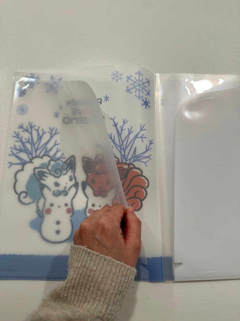 イッツデモ　ポケモン　ロコン達と雪だるまピカチュウのマルチクリアファイル