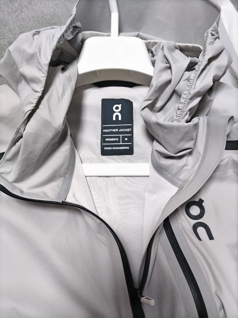 オン WEATHER JACKET　グレー×ホワイト レディース