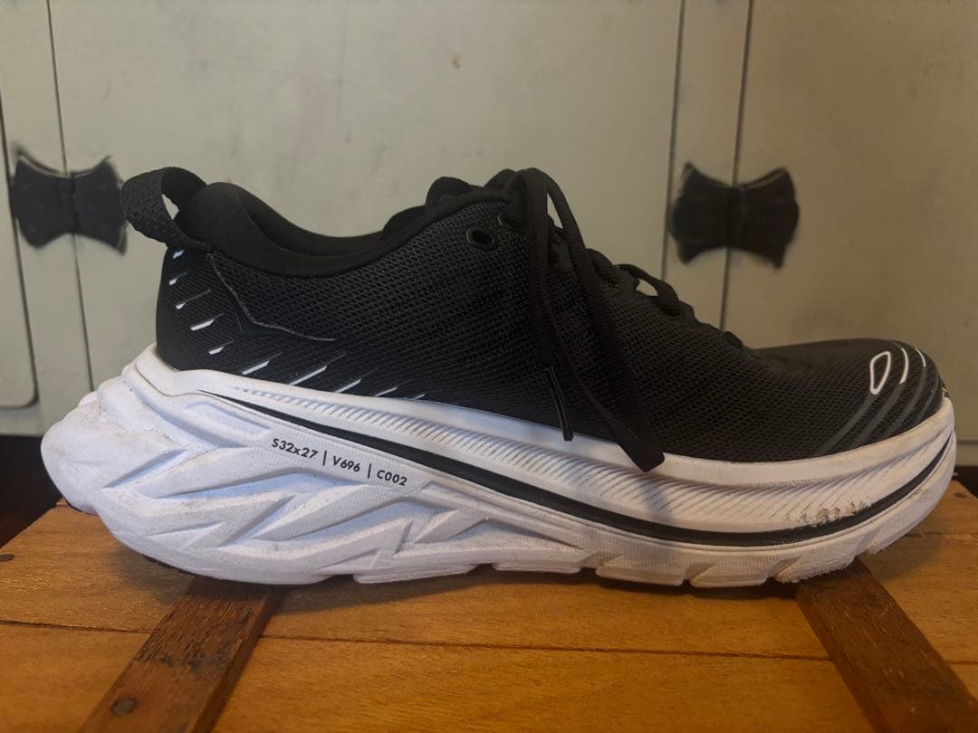 HOKA ランニングシューズ BONDI X 23cm