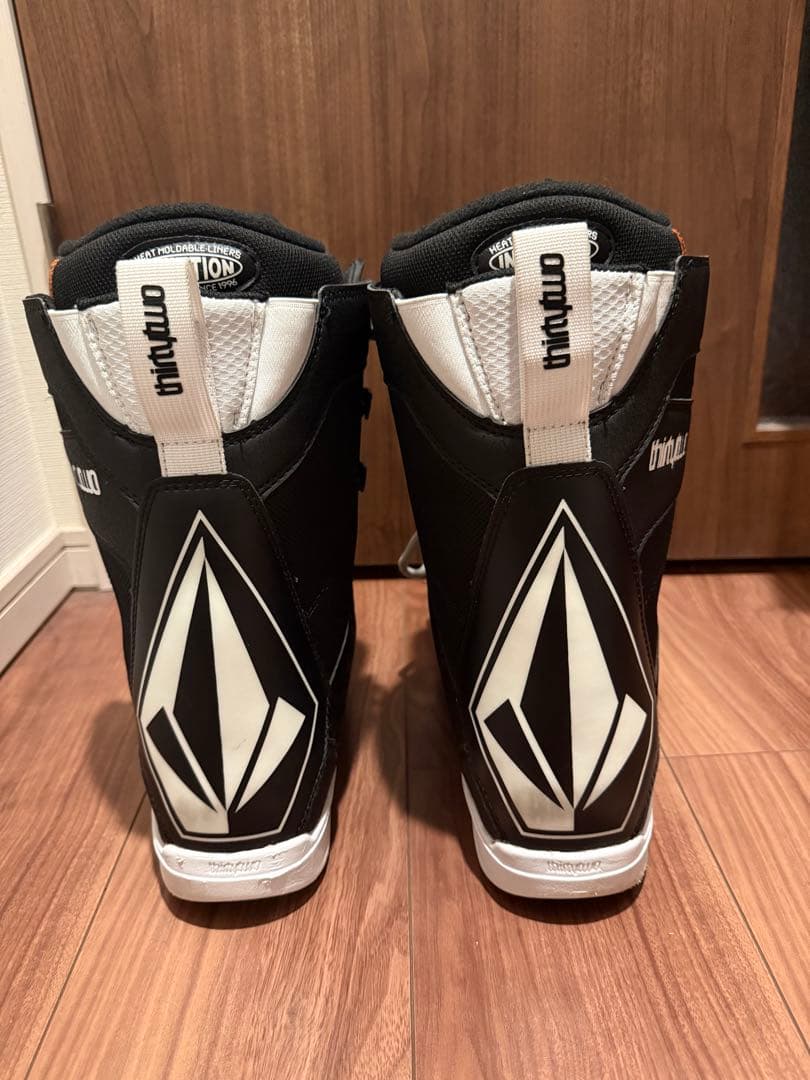 THRTYTWO RASHED VOLCOM スノーボード　ブーツ　グラトリ