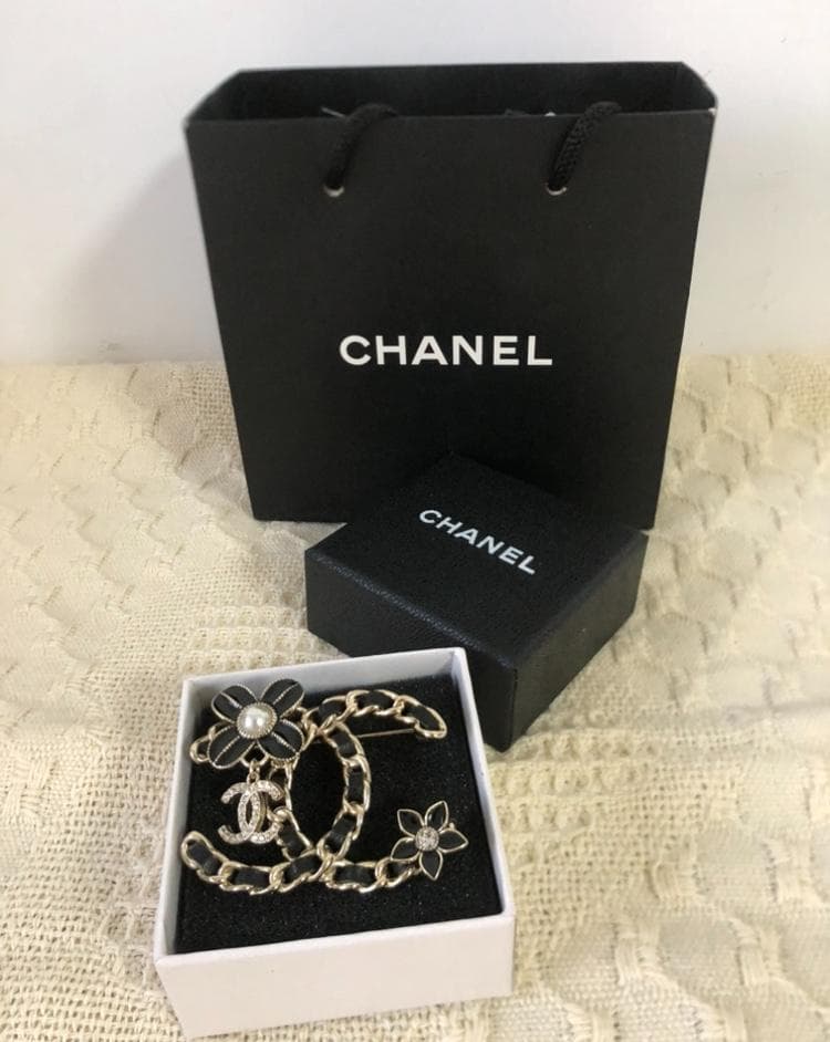 VIPただ　バッグゴールドロゴ　ショルダーバッグ　超美品　レザー　ハート　未使用