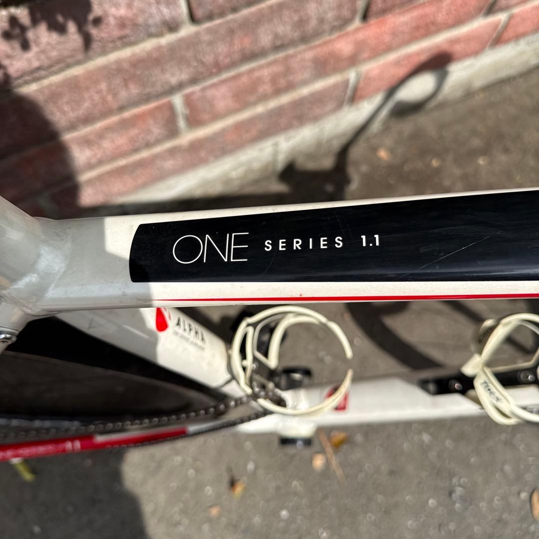 自転車本体 TREK 1.1 Campagnolo Scirocco 35mm