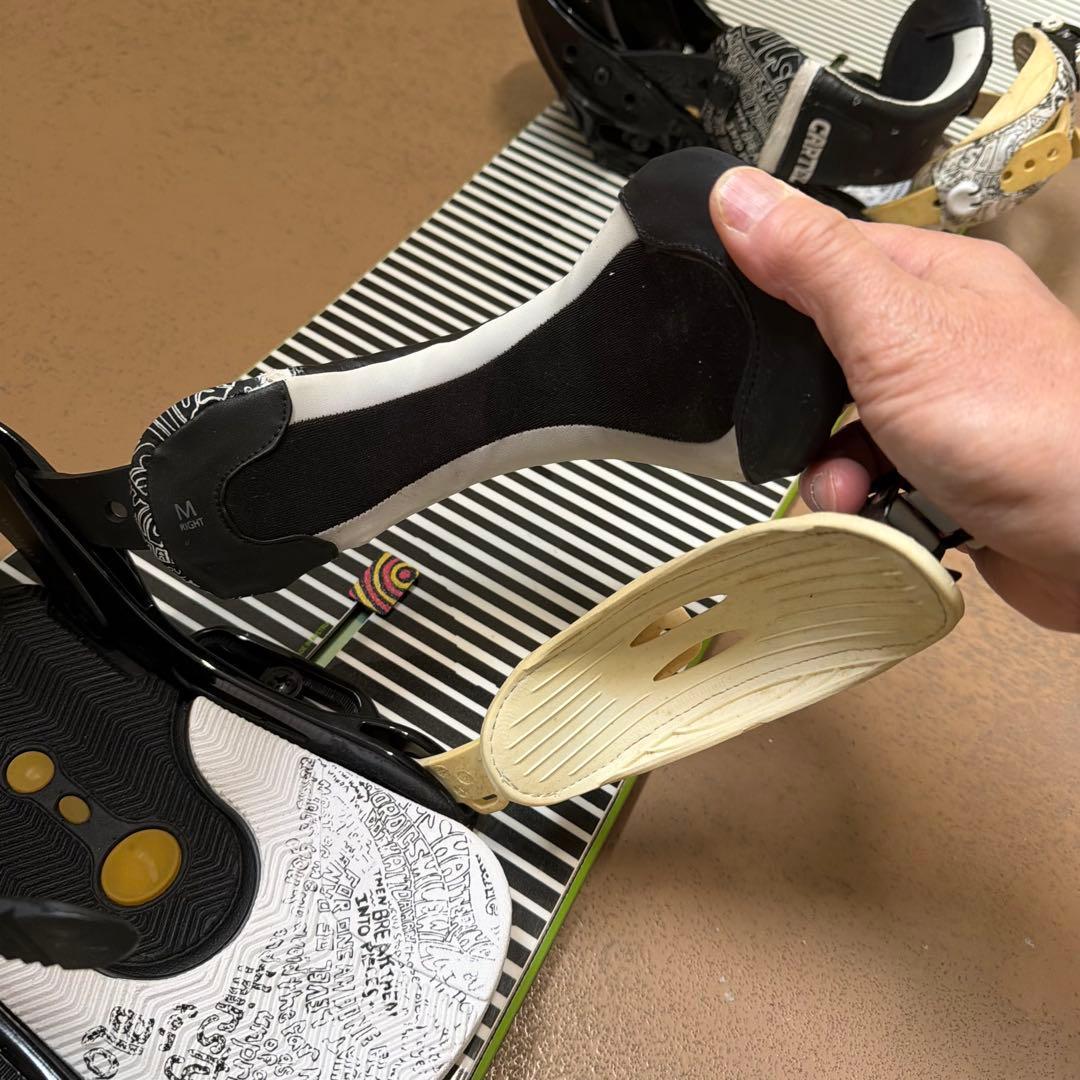 パウダーや地形をパークに！ BURTON ダブルキャンバー シャーロック 154