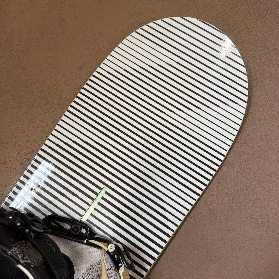 パウダーや地形をパークに！ BURTON ダブルキャンバー シャーロック 154