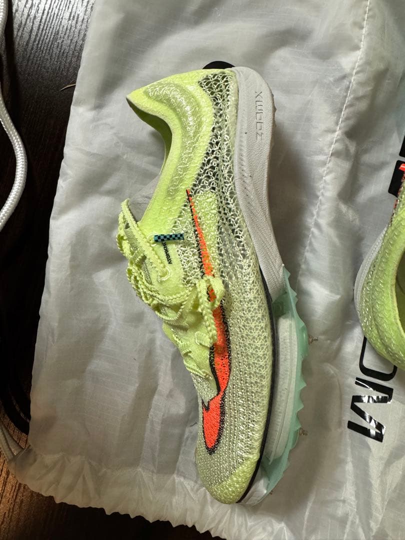 Nike スパイクシューズ イエロー/オレンジ　平行ピン付き　袋付き