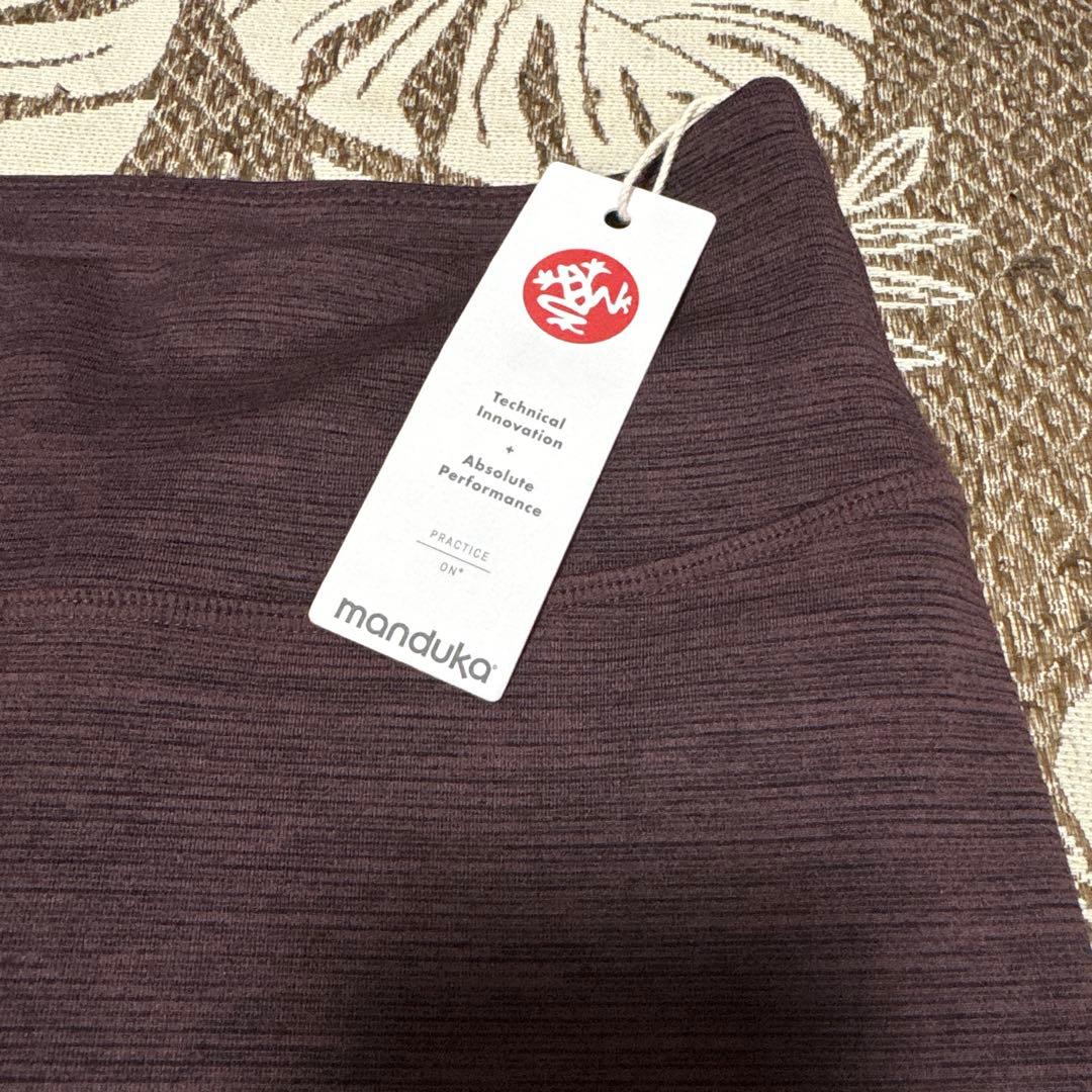 Manduka（マンドゥカ）ヨガレギンス　ヨガタイツ　ワークアウトウェア　新品