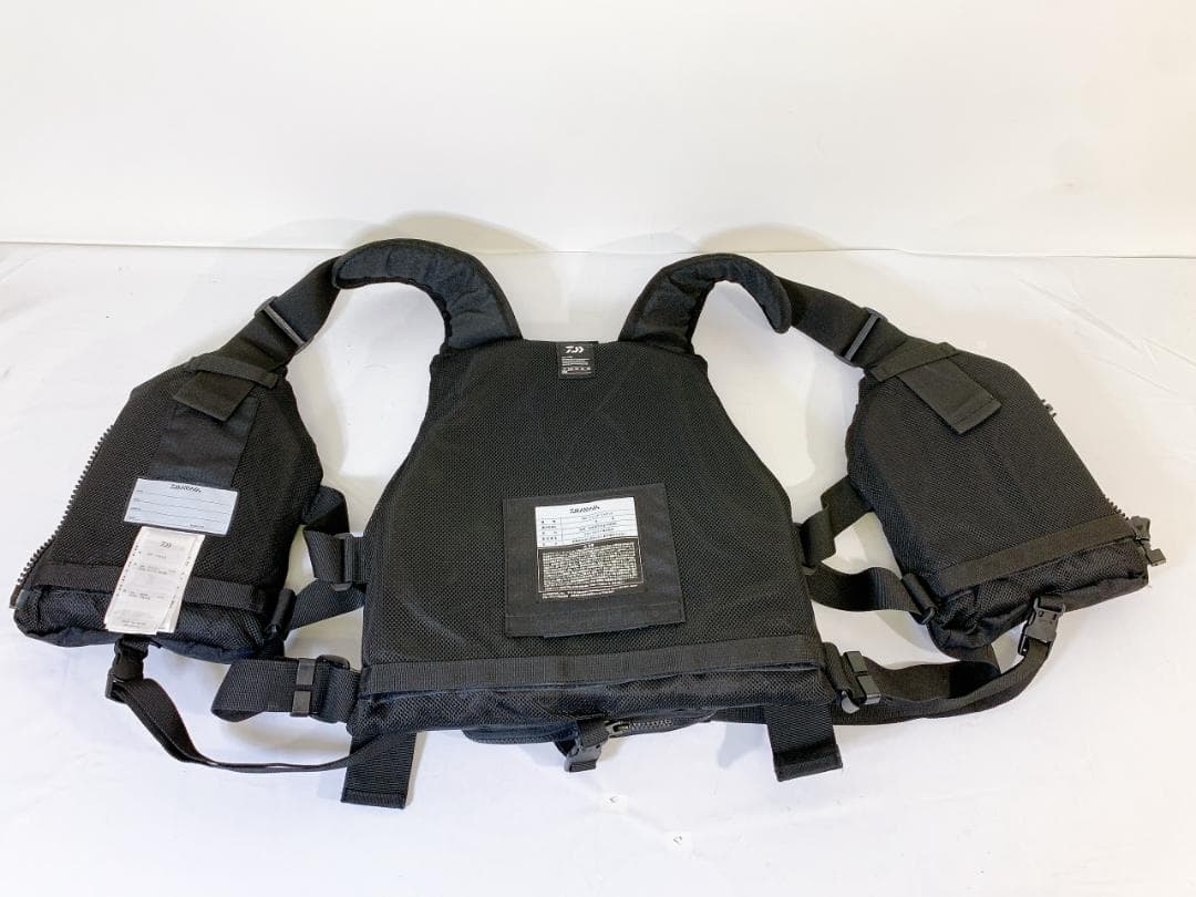 Daiwa(ダイワ） ブラックライフジャケット DF4020