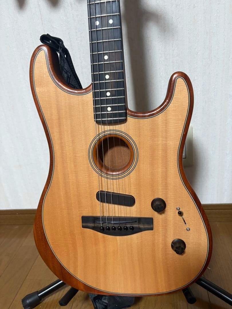 Fender USA Acoustasonic Strat（Natural）